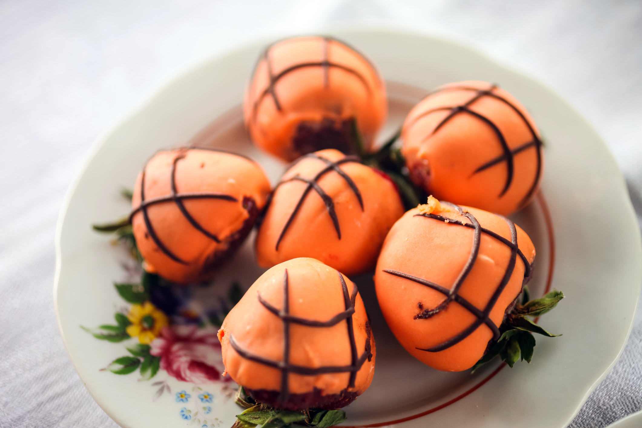 Chocolate covered strawberry basketballs